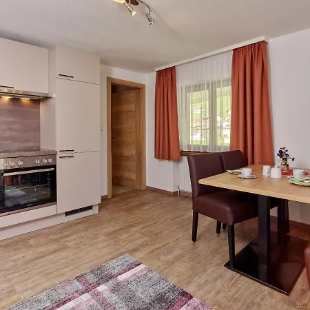 Fremdenpension Alpenruhe 3* Sölden