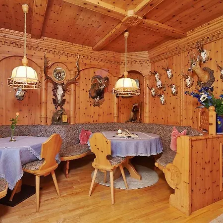 Fremdenpension Alpenruhe Penzion 3*