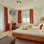 Fremdenpension Alpenruhe 게스트하우스 3*