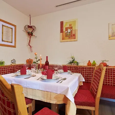 Fremdenpension Alpenruhe 3*
